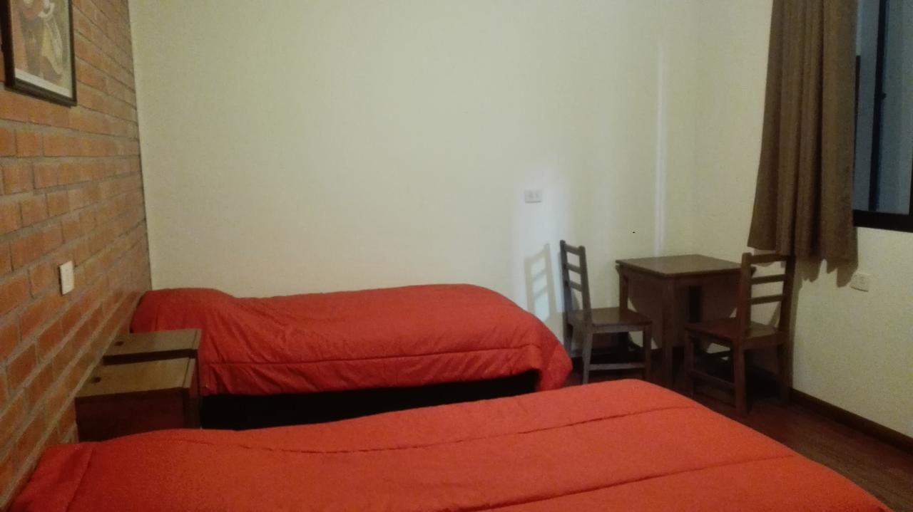 Piedra Blanca Backpackers Hostel Uyuni Bagian luar foto